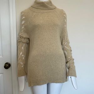 Vince turtleneck wool sweater in tan color size Small